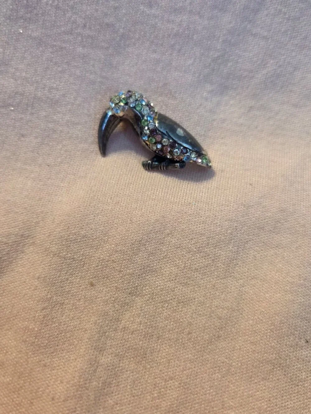 Vintage 80s 90s Multi-Color Crystal Toucan Bird Lapel Pin Gunmetal Tone Animal B